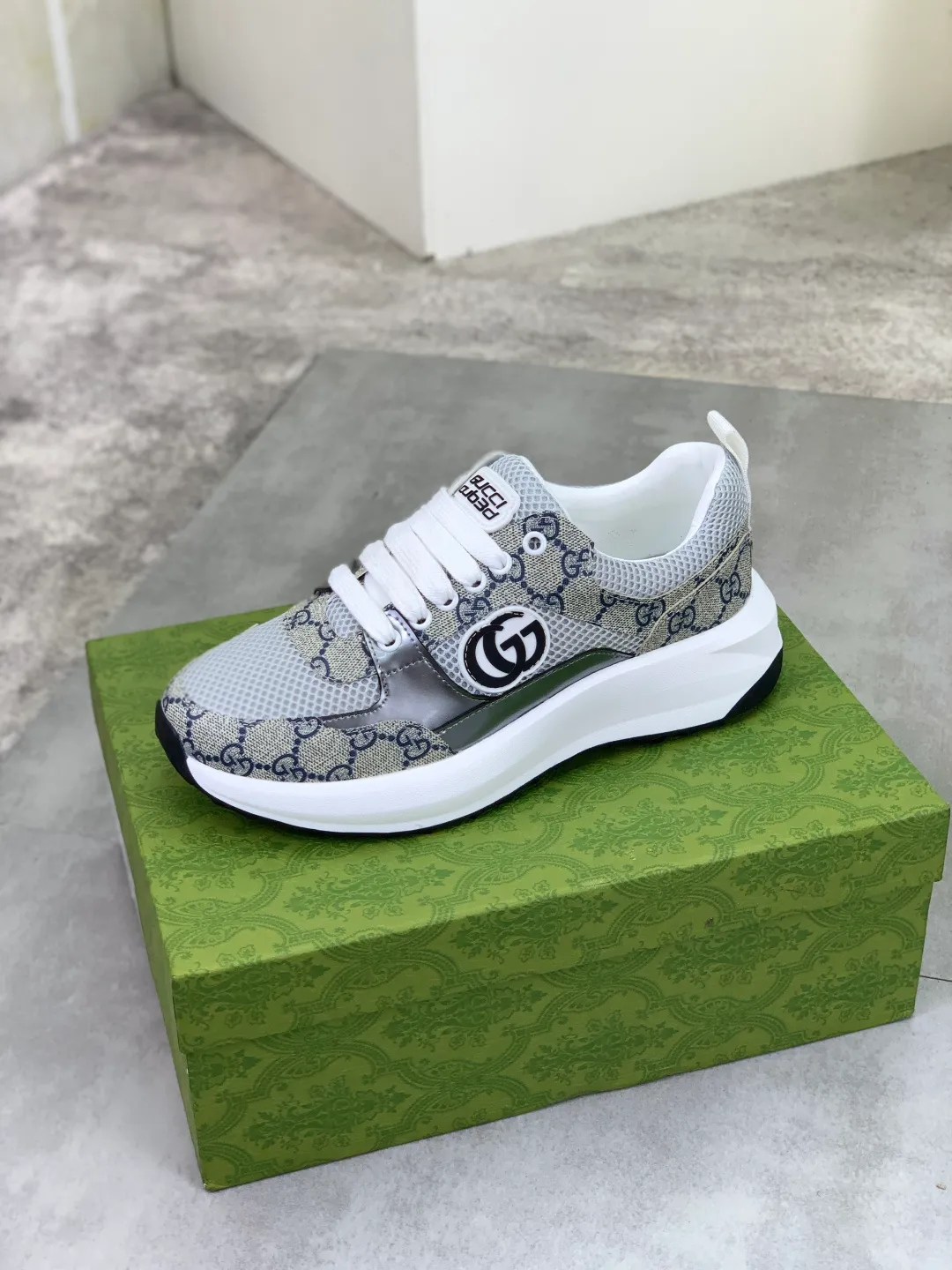 Men's men's shoes 💰P420💰【New model】 🆘 The latest model from Gucci official website🎁Classic casual and fashionable men's shoes👟Best model💥The style is simple and elegant, exclusive for trendy men. Unique official website latest brand elements👑Gucci original decoration, fashionable and generous, the fabric is made of original soft calfskin➕Comfortable soft pigskin lining ✅The official website specifies wear-resistant rubber outsole_full of elasticity, classic model taken in real life🎬Color: 3️⃣colors available😍Number: 38-44 (45 46 customized)